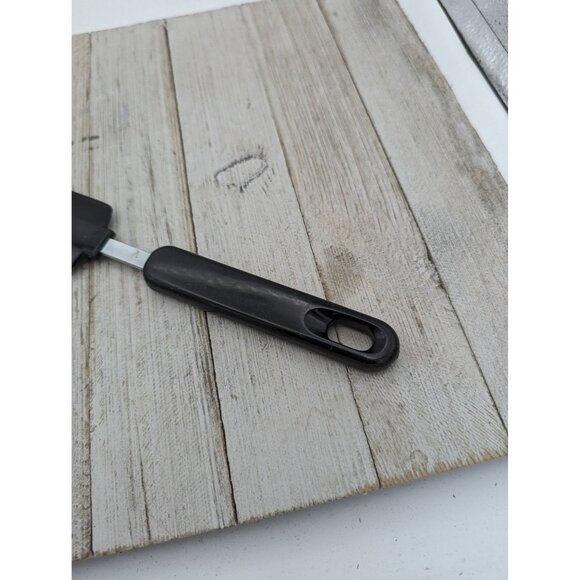 Icing Spatula Spreader Serrated Knife 12 1/2" Nylon Plastic Black - Picture 7 of 7